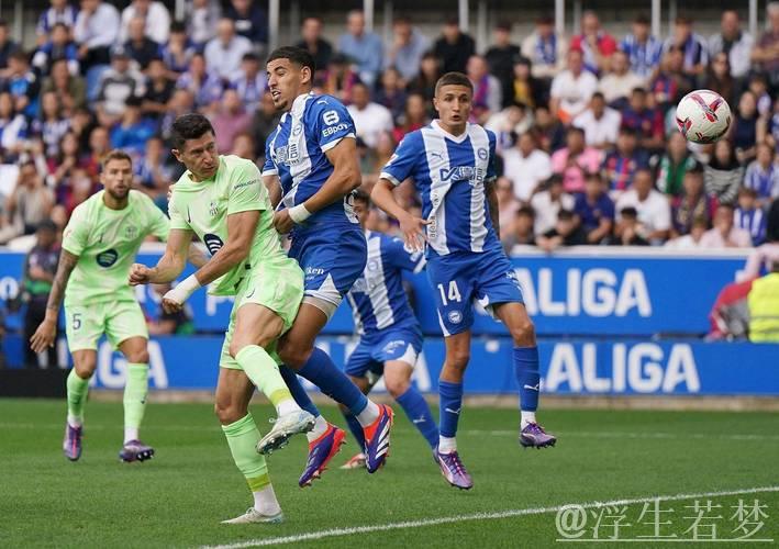 巴萨后场失误送礼 丹朱马单刀破门扳平