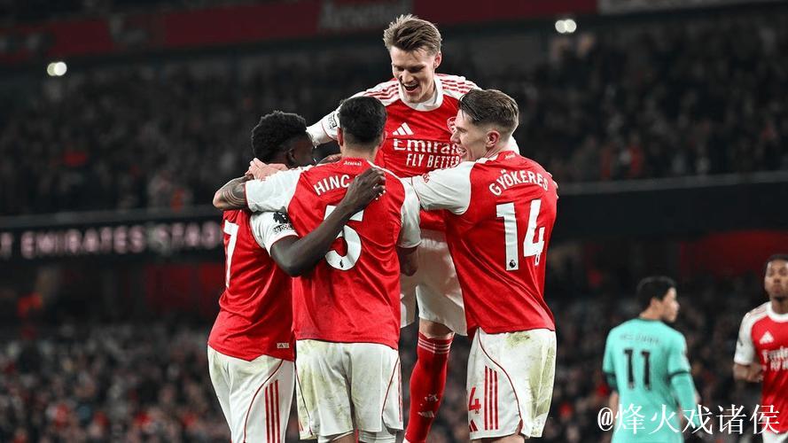 英超-萨卡助攻乌龙制胜 阿森纳2-1力克狼队暂居榜首